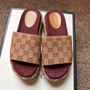 EUC Gucci Platform Sandals